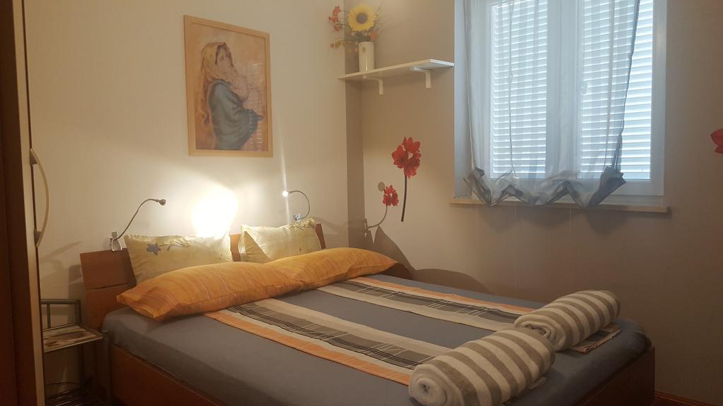 רוביני Apartment Mihaela מראה חיצוני תמונה